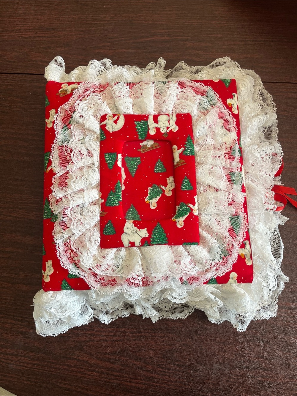Vintage Snow babies Festive Red Christmas Lace Photo Album Scrapbook